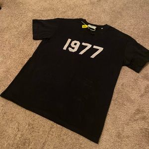 FOG Essentials Shirt. Size M